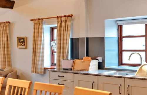 Craven Arms House | Wonderful villa for 12 guests with WIFI, pool and terrace