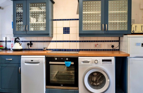 Sennen Cove House | Wonderful villa for 3 guests with WIFI and pets allowed