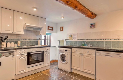 South Cheriton House | Wonderful villa for 4 guests with WIFI, TV and pets allowed