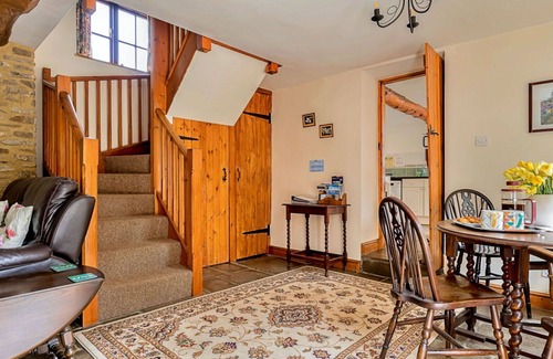 South Cheriton House | Wonderful villa for 4 guests with WIFI, TV and pets allowed