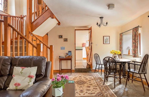 South Cheriton House | Wonderful villa for 4 guests with WIFI, TV and pets allowed