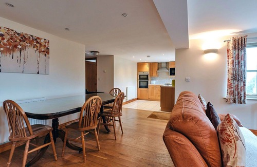Craven Arms House | Wonderful villa for 4 people with WIFI, pool and terrace