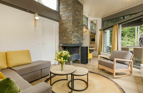 Zeewolde House | Wonderful villa for 4 people with WIFI, hot tub, pool, TV, terrace and parking