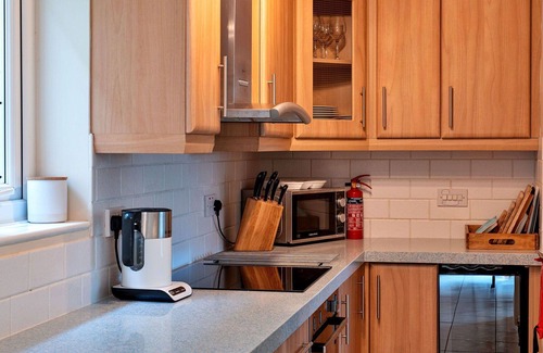 Truro House | Wonderful villa for 5 guests with WIFI, hot tub, TV, terrace and pets allowed