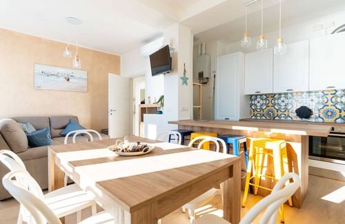 Alassio House | Wonderful villa for 5 guests with WIFI, A/C, TV, balcony and pets allowed