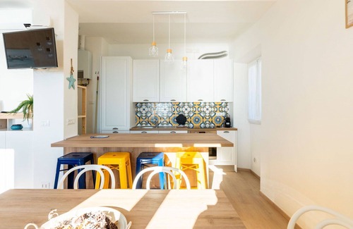 Alassio House | Wonderful villa for 5 guests with WIFI, A/C, TV, balcony and pets allowed