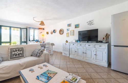Solanas House | Wonderful villa for 6 guests with A/C, WIFI, TV and patio