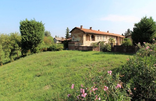 Brozolo House | Wonderful villa for 6 guests with private pool, WIFI, TV, veranda and panoramic view