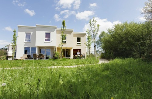 Nohfelden House | Wonderful villa for 8 people with pool, WIFI, TV, terrace and parking