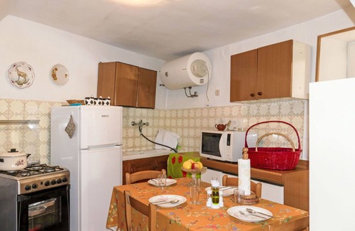 Ville San Sebastiano House | Wonderful villa for 4 people with WIFI, balcony, pets allowed and panoramic view