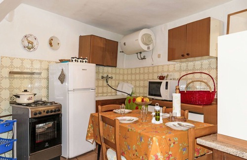 Ville San Sebastiano House | Wonderful villa for 4 people with WIFI, balcony, pets allowed and panoramic view