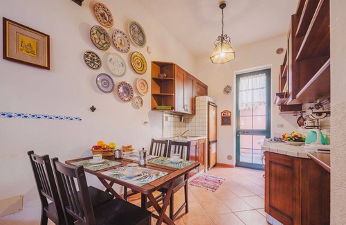 Viareggio House | Wonderful villa for 8 guests with TV and patio