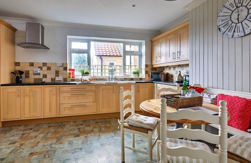 Tilney Fen End House | Wonderful villa for 11 guests with WIFI and TV