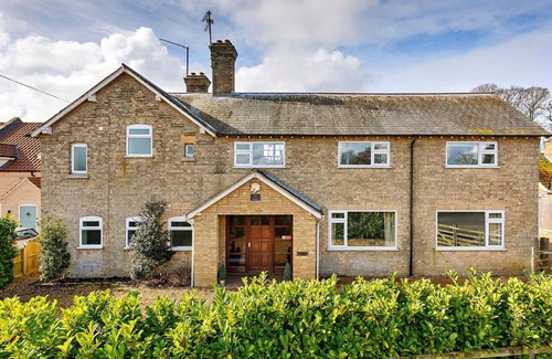 Tilney Fen End House | Wonderful villa for 11 guests with WIFI and TV