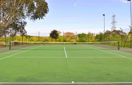 Liverton House | Wonderful villa for 6 guests with pool, WIFI