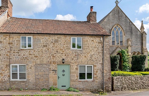 Batcombe House | Wonderful villa for 5 guests with WIFI and pets allowed