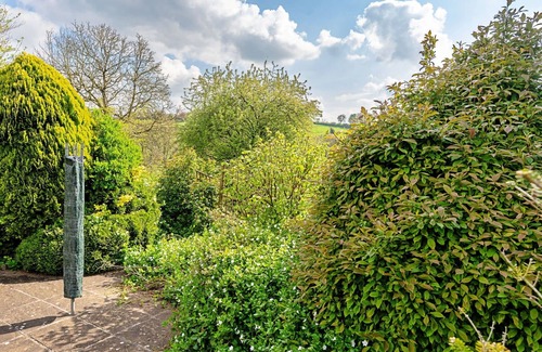 Batcombe House | Wonderful villa for 5 guests with WIFI and pets allowed
