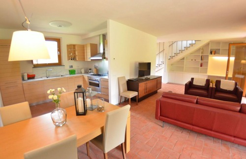 Montecarlo Villa | Wonderful villa with WIFI, private pool, TV, patio, pets allowed and panoramic view, close to L.