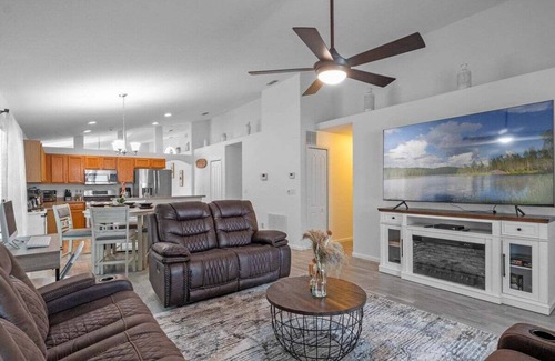 Florida Central Atlantic Coast Villa | Wonderful Weston Hills Villa SE Facing Pool
