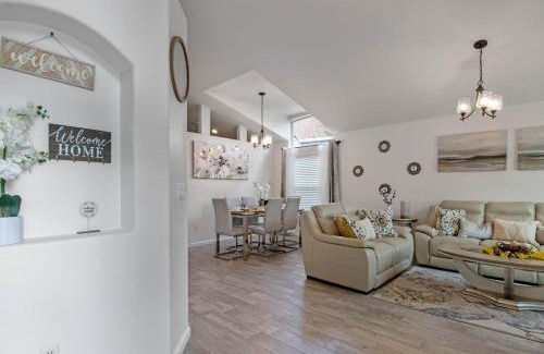 Weston Hills House | Wonderful Weston Hills Villa SE Facing Pool