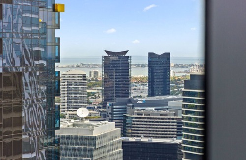 Melbourne Central Business District Apartment | Wonderful Westside Place