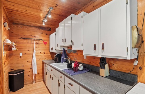 Bremen House | Wonderland Cabin: 3 BR, 2 BA House in Bremen, Sleeps 10