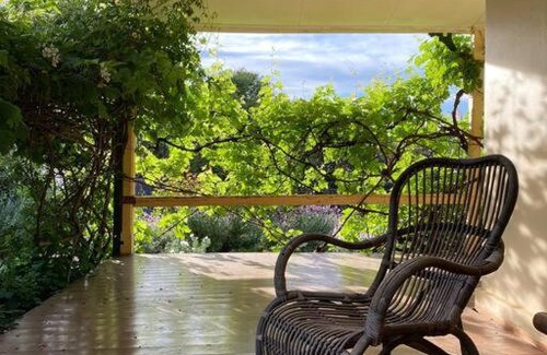 Parkes House | Wonga - A secluded oasis in the heart of Parkes
