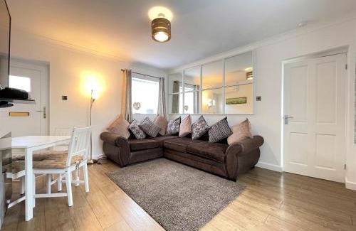 Cayton House | Wonky Cottage