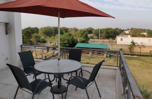 Jaipur District Other | Wood-haven Hide-away