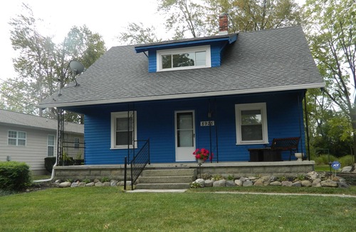 Lawrence House | Wood Homestead Established1833