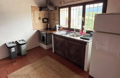 Los Masos House | Wood Lodge - Sleeps10 - Skiing - Thermal Baths