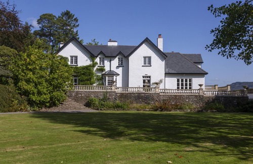 Coed-Y-Paen Cottage | WOODBANK, family friendly, luxury holiday cottage in Llanhennock