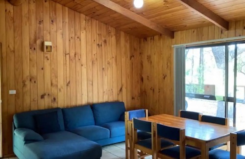 Bournda Cabin | Woodbine Park Eco Cabin 04