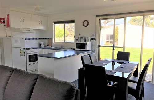 Cowes Cottage | Woodbyne Resort