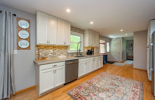 Friendsville House | Wooded Escape w/Hot Tub & Game Room