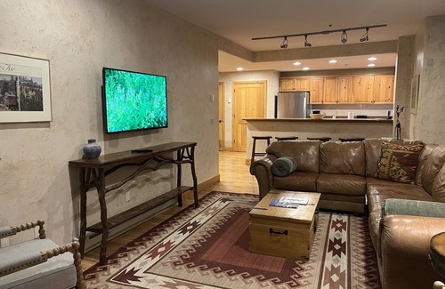 Mountain Village Condo | Wooded Family-Friendly 2-Bedroom Condo With Pool, Hot Tubs