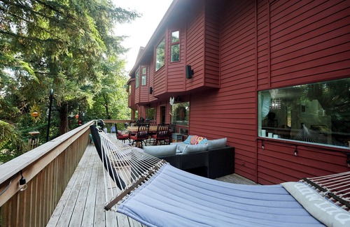 Fairmont House | Wooded Hillside Retreat w/Heated indoor Pool