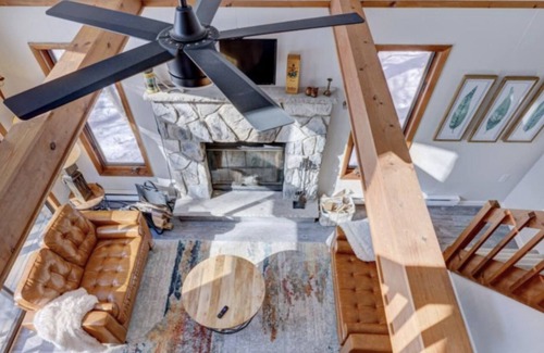 Gouldsboro Cabin | Wooded Retreat in Poconos Mountain Resort w/Firepit and Kayaks!