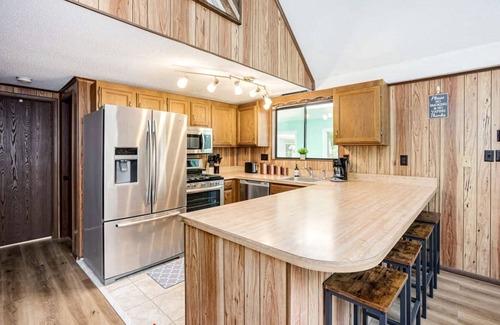 The Woods Cabin | Wooded Retreat with Community Amenities, Hot Tub & Fire Pit Just Minutes to Sleepy Creek and Berkeley Springs in Hedgesville, WV