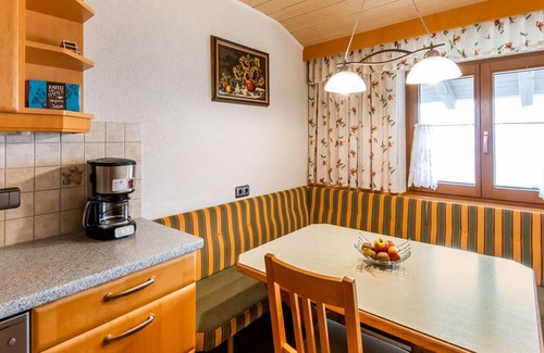 Bruck am Ziller Apartment | Wooden apartment in Hart with terrace