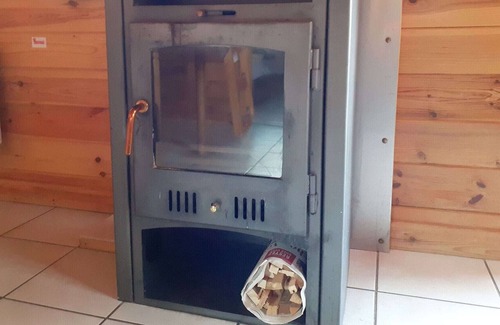 Le Syndicat Ski Chalet | Wooden chalet in Vosges by a pond