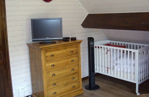 Mont-Dore Ski Chalet | WOODEN CHALET SPA + "The Squirrels" No. 2 (4 stars) MONT DORE / MOUNTAIN VIEW