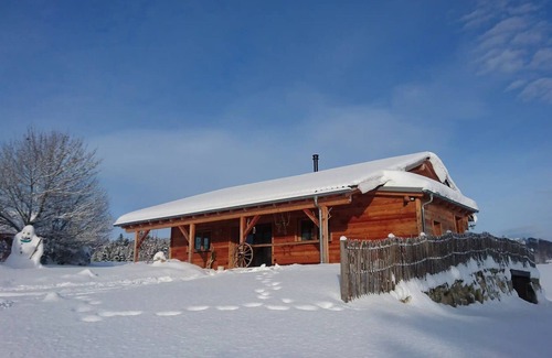 Jandelsbrunn Apartment | Wooden house - adjacent to the wide meadows