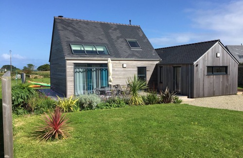 Landeda House | Wooden house, close to beaches and dunes