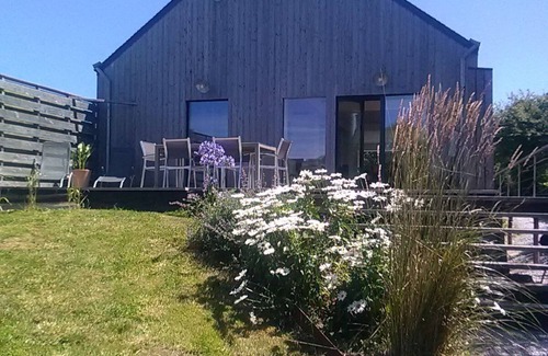 Morgat House | Wooden house in a very quiet location, close to shops and beaches