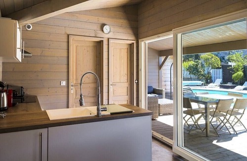 Porto-Vecchio House | Wooden house with swimming pool located Route de Palombaggia 500 meters from the sea