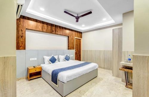 Ramapuram Hotel | Wooden Park Hotel - Near DLF IT Park