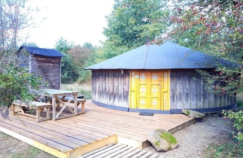 Gennes-Val-de-Loire Cabin | Wooden yurt La Citrolle in Le Thoureil, Maine & Loire