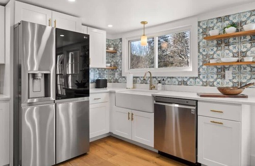 Pittsfield House | Woodland 5-BR Retreat 5-Min to Jiminy Peak