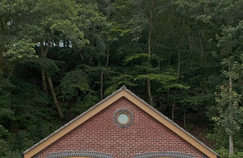 Sugnall House | Woodland Cottage at Brook House: A wheelchair accessible rural retreat